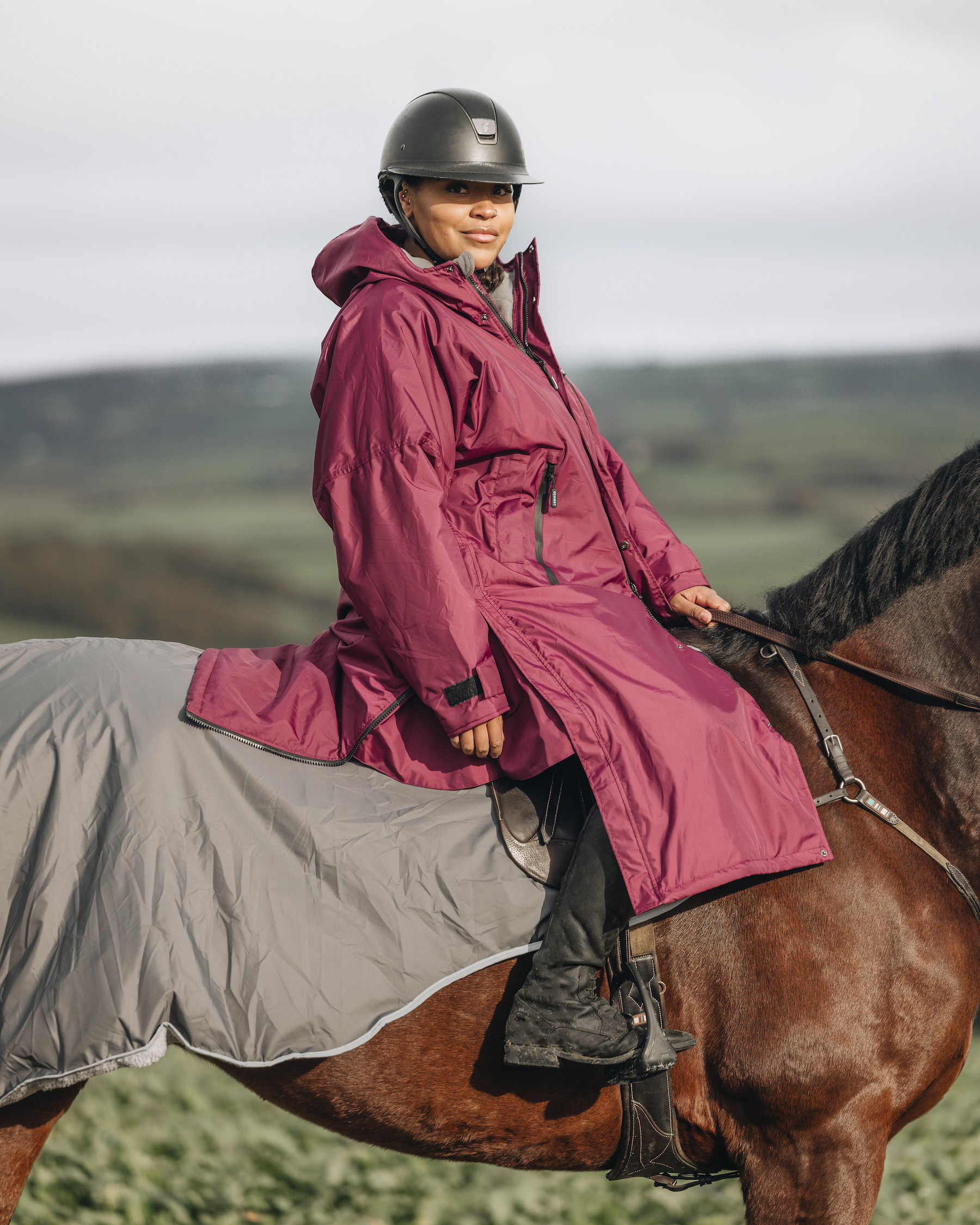 Equestrian raincoat 2025